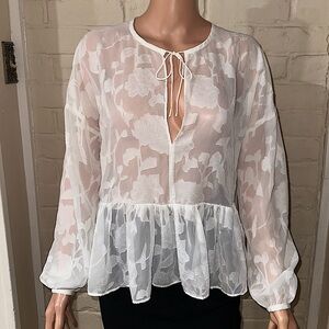 Belle & Sky size medium beautiful boho sheer white floral lace blouse